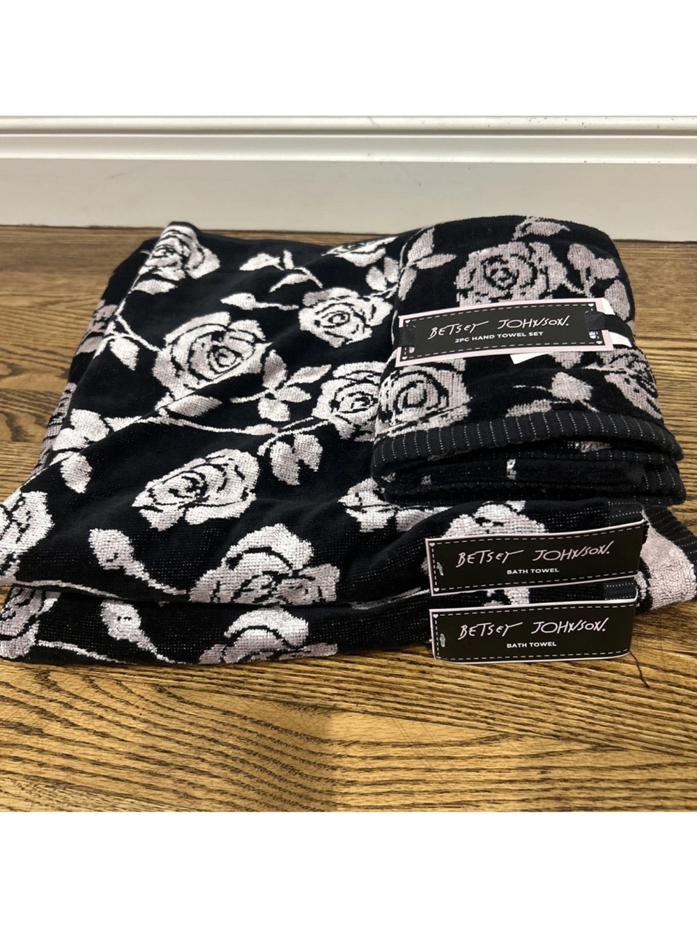 Betsey Johnson Black/White Floral Cotton/Viscose Bath & Hand Towels OEKO 4 Pcs